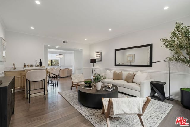 10400 La Grange Avenue 202, Los Angeles, CA 90025 — photo 12 of 26