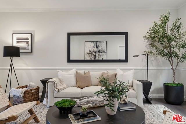10400 La Grange Avenue 202, Los Angeles, CA 90025 — photo 13 of 26