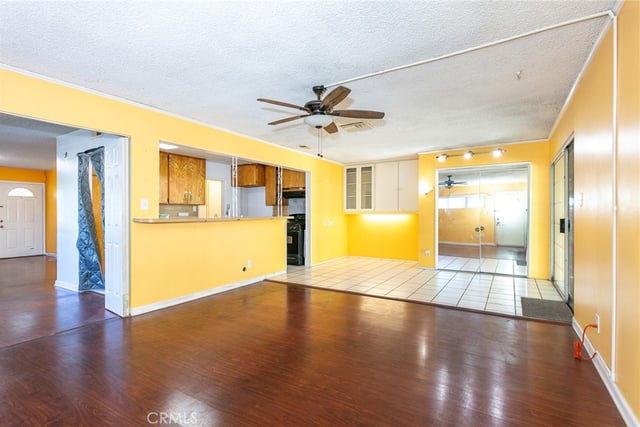 8465 Hazeltine, Panorama City, CA 91402 — photo 11 of 26