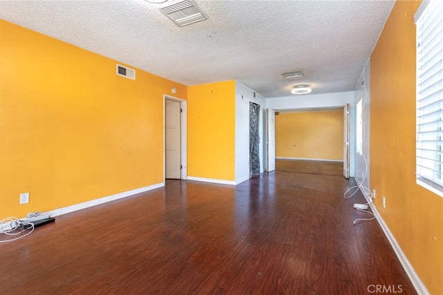 8465 Hazeltine, Panorama City, CA 91402 — photo 4 of 26
