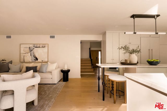 22460 Cairnloch Street, Calabasas, CA 91302 — photo 26 of 50