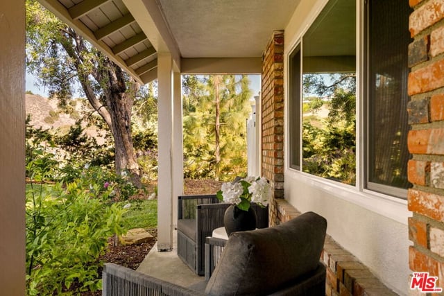 22460 Cairnloch Street, Calabasas, CA 91302 — photo 3 of 50
