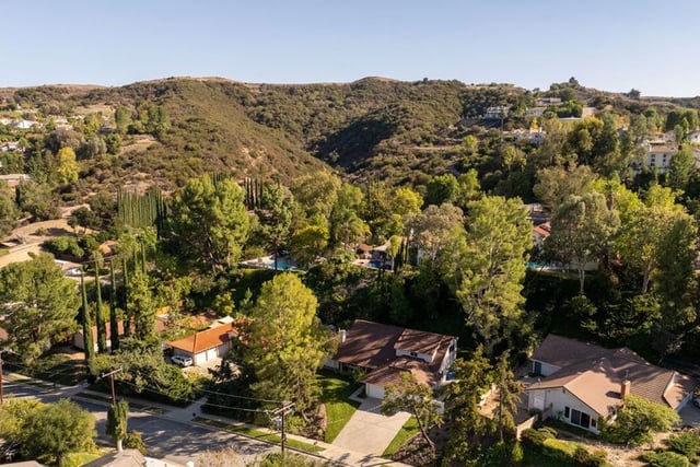 22460 Cairnloch Street, Calabasas, CA 91302 — photo 49 of 50