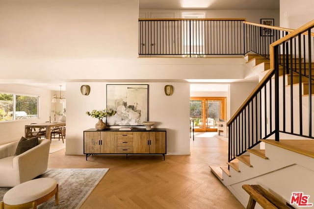 22460 Cairnloch Street, Calabasas, CA 91302 — photo 5 of 50