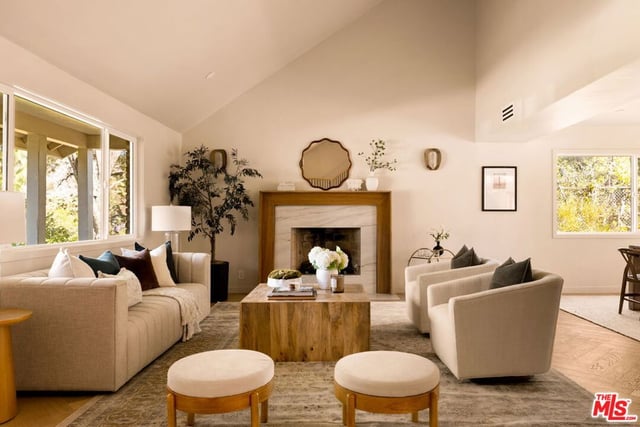 22460 Cairnloch Street, Calabasas, CA 91302 — photo 8 of 50