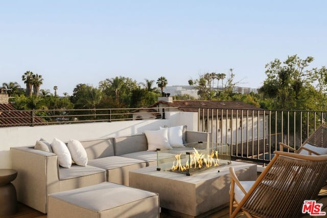 469 N Sweetzer Avenue, Los Angeles, CA 90048 — photo 3 of 42