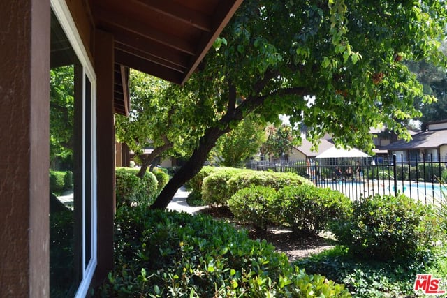 8723 1/2 Cedros Avenue 55, Panorama City, CA 91402 — photo 2 of 33