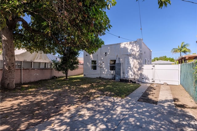 12 E 53rd, Long Beach, CA 90805 — photo 10 of 11