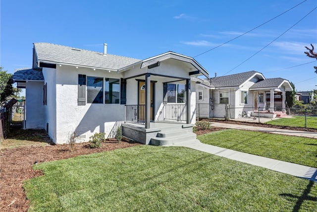 315 W Cedar Street, Compton, CA 90220 — photo 2 of 19