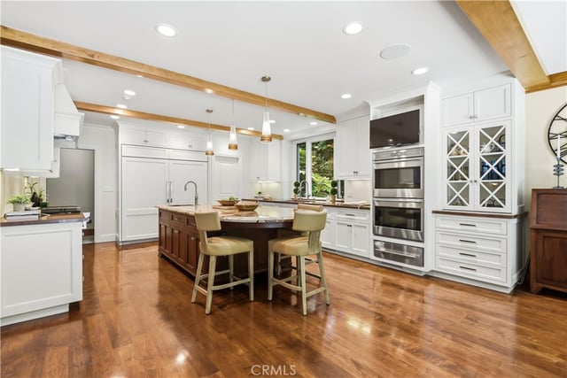 15946 Woodvale Road, Encino, CA 91436 — photo 11 of 49