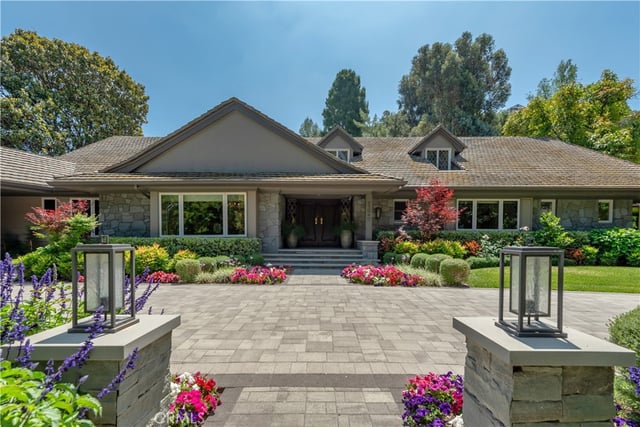 15946 Woodvale Road, Encino, CA 91436 — photo 3 of 49