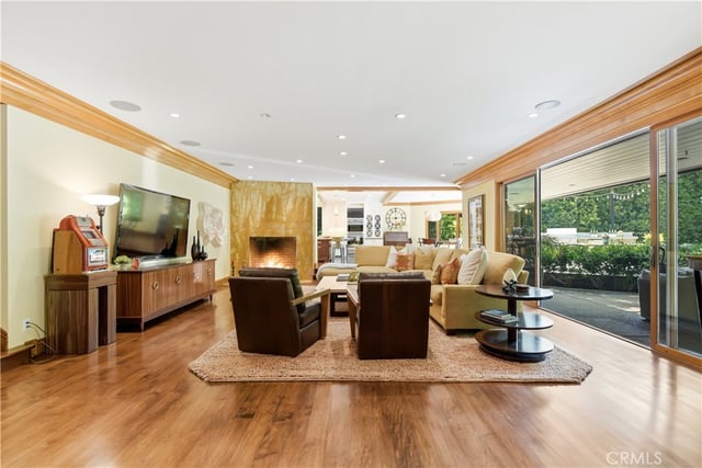 15946 Woodvale Road, Encino, CA 91436 — photo 7 of 49