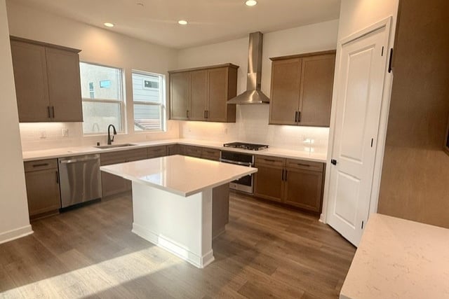 27491 Aberdeen Way, Valencia, CA 91381 — photo 2 of 7