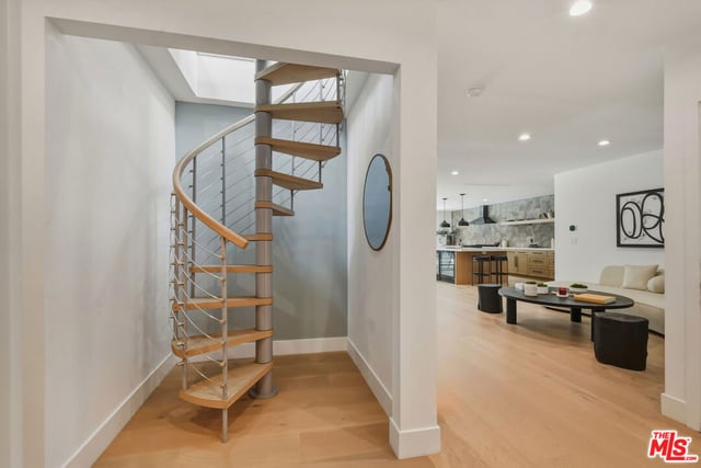 3721 Woodcliff Road, Sherman Oaks, CA 91403 — photo 25 of 35