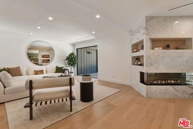 3721 Woodcliff Road, Sherman Oaks, CA 91403 — photo 9 of 35