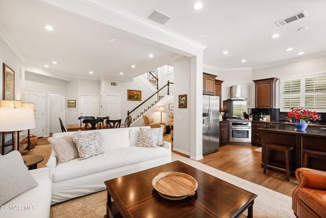 927 Corte Augusta, Camarillo, CA 93010 — photo 4 of 31