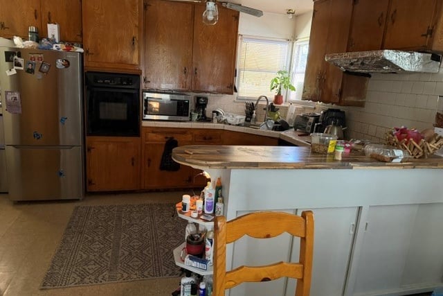 6361 Blucher Avenue, Van Nuys, CA 91411 — photo 3 of 8