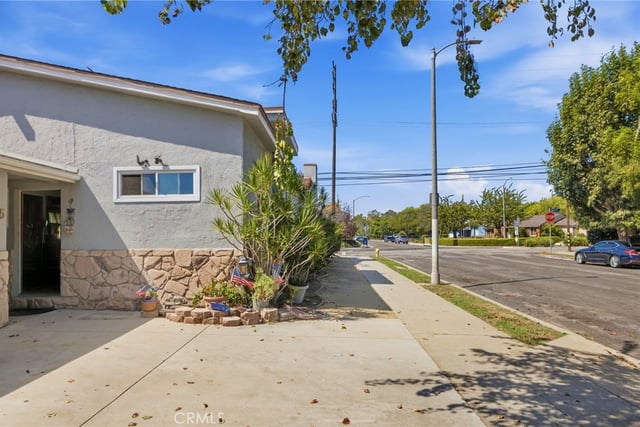 3605 South Barrington Avenue, Los Angeles, CA 90066 — photo 6 of 51