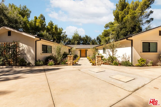 16402 Placerita Canyon Road, Newhall, CA 91321 — photo 3 of 33