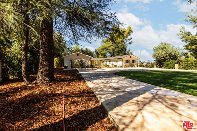 16402 Placerita Canyon Road, Newhall, CA 91321 — photo 4 of 33