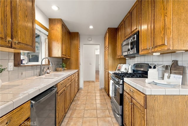 10623 Gothic Avenue, Granada Hills, CA 91344 — photo 19 of 54
