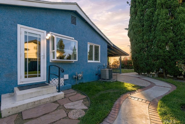 10623 Gothic Avenue, Granada Hills, CA 91344 — photo 3 of 54