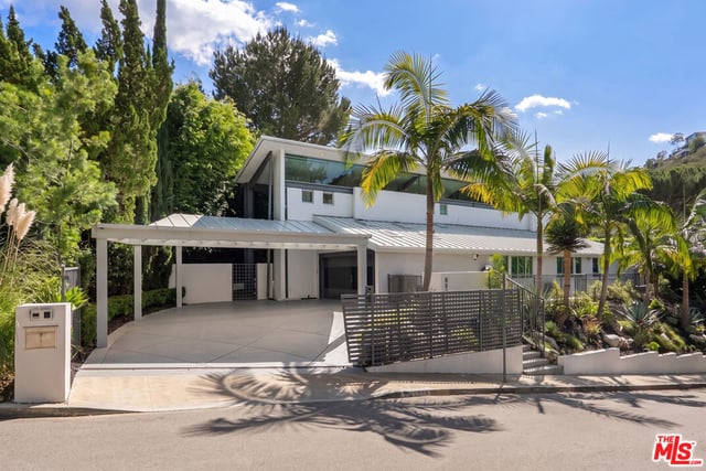 8538 Eastwood Road, Los Angeles, CA 90046 — photo 2 of 28