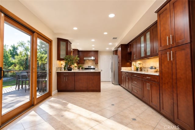 1038 La Presa, Pasadena, CA 91107 — photo 11 of 42
