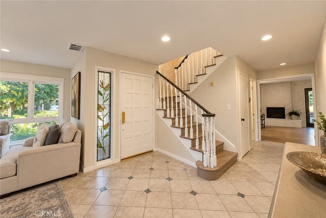 1038 La Presa, Pasadena, CA 91107 — photo 5 of 42