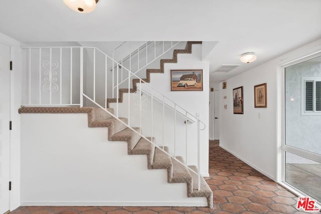 18800 Edleen Drive, Tarzana, CA 91356 — photo 10 of 52