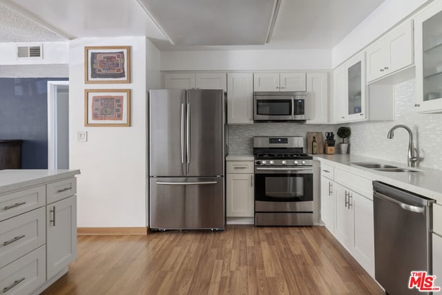 6771 Springpark Avenue 102A, Los Angeles, CA 90056 — photo 7 of 28