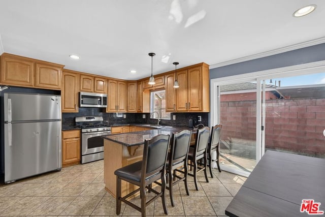 248 E 186th Street, Carson, CA 90746 — photo 10 of 36