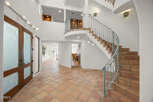 1045 Mandalay Beach Road, Oxnard, CA 93035 — photo 5 of 59
