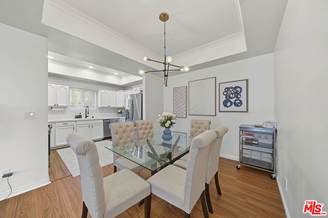 309 S Mariposa Avenue 101, Los Angeles, CA 90020 — photo 5 of 17