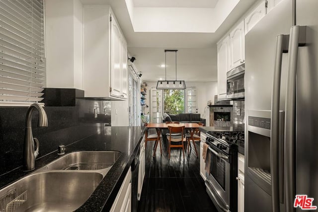 2329 S Bentley Avenue 101, Los Angeles, CA 90064 — photo 15 of 27