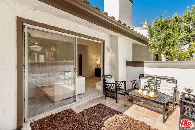 17107 Palisades Circle, Pacific Palisades, CA 90272 — photo 4 of 36