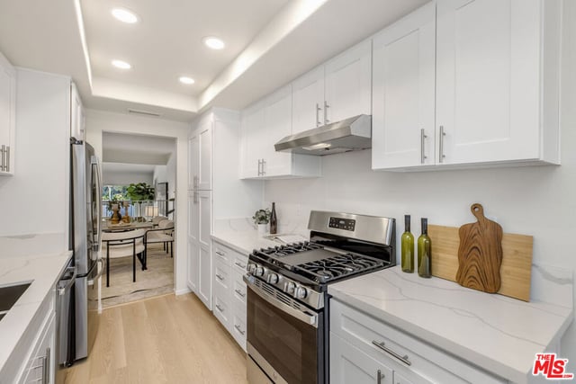 17107 Palisades Circle, Pacific Palisades, CA 90272 — photo 8 of 36