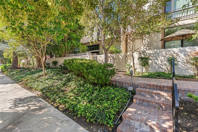 6145 Shoup Avenue 50, Woodland Hills, CA 91367 — photo 2 of 43