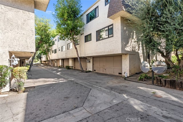 6145 Shoup Avenue 50, Woodland Hills, CA 91367 — photo 28 of 43
