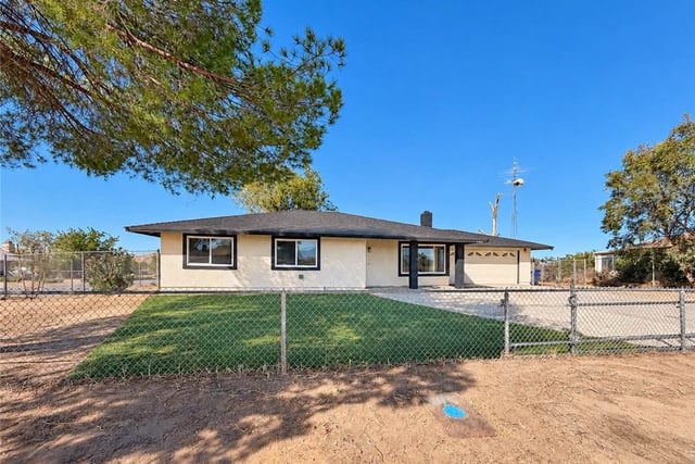 16605 Valeport Avenue, Lancaster, CA 93535 — photo 2 of 34