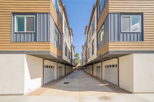 6829 N Haskell Avenue, Van Nuys, CA 91406 — photo 39 of 44