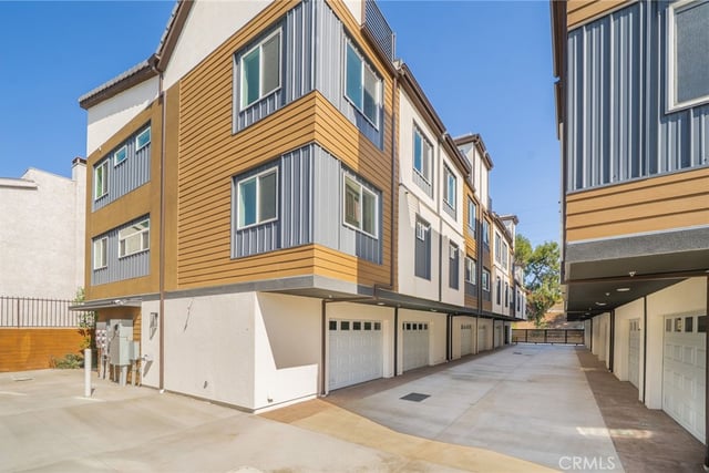 6829 N Haskell Avenue, Van Nuys, CA 91406 — photo 40 of 44