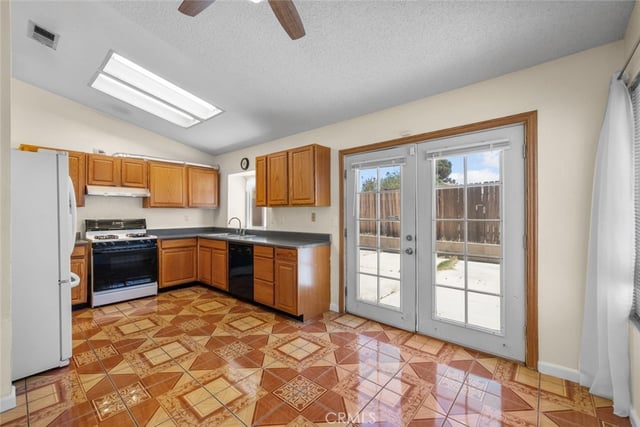 45260 7th Street E, Lancaster, CA 93535 — photo 15 of 38