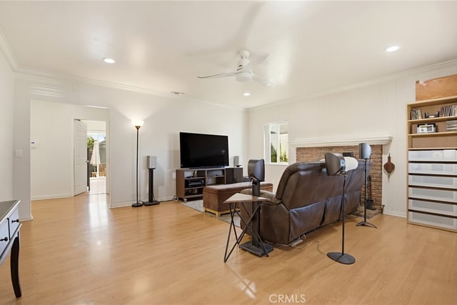 15418 S Catalina Avenue, Gardena, CA 90247 — photo 8 of 28