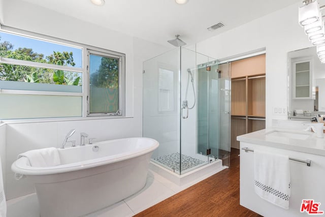 10336 Monte Mar Drive, Los Angeles, CA 90064 — photo 20 of 58