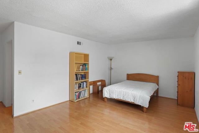 3245 Altura Avenue 8, Glendale, CA 91214 — photo 21 of 36