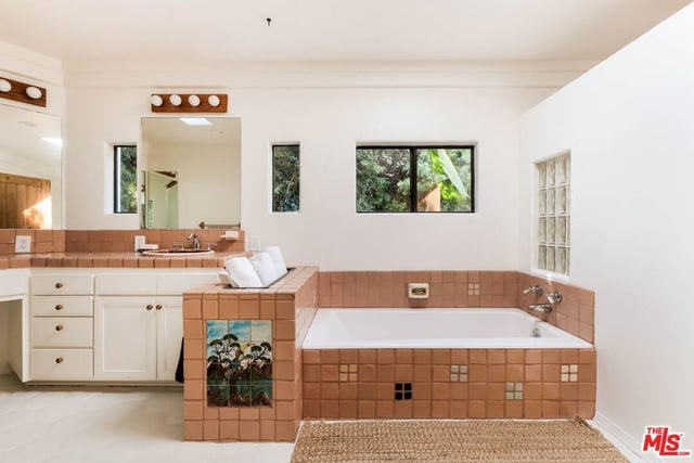 415 W Rustic Road, Santa Monica, CA 90402 — photo 40 of 65
