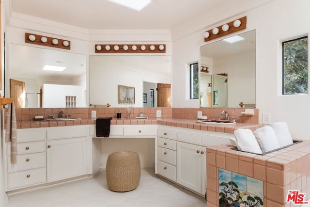 415 W Rustic Road, Santa Monica, CA 90402 — photo 41 of 65
