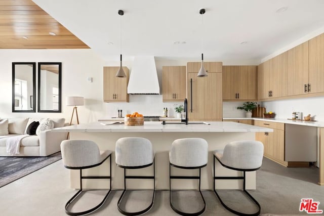 1011 N Ogden Drive 102, West Hollywood, CA 90046 — photo 5 of 18