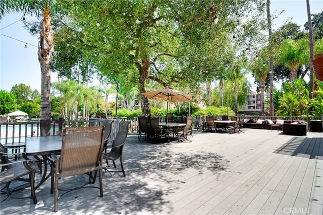 21400 Burbank Boulevard 202, Woodland Hills, CA 91367 — photo 19 of 20
